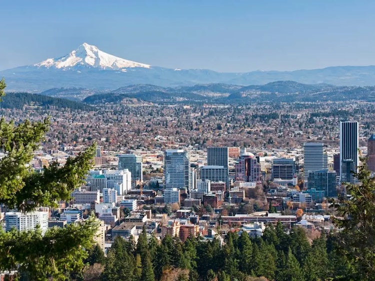 39 Quintessential Things to Do, See, and Eat in Portland 