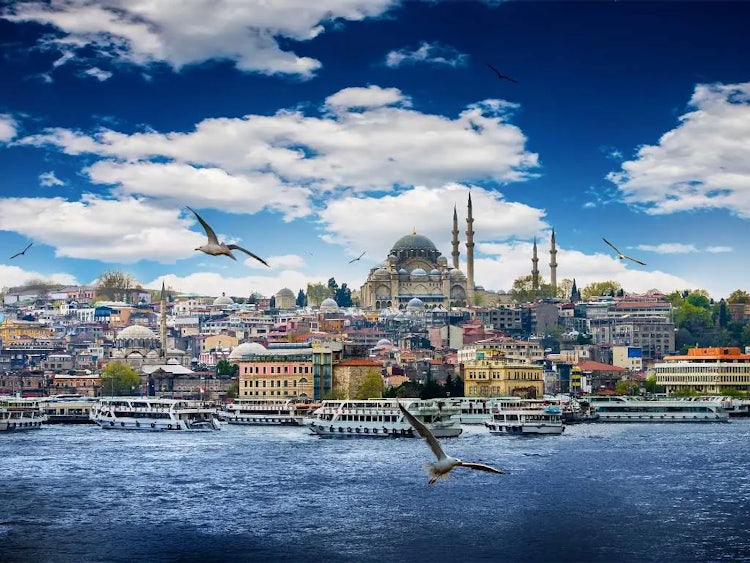 Istanbul: The Ancient Turkish City That Spans Two Continents 