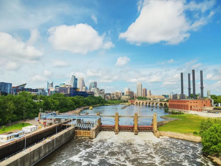 Minneapolis: The Bike-Friendly Midwest City with 22 Lakes