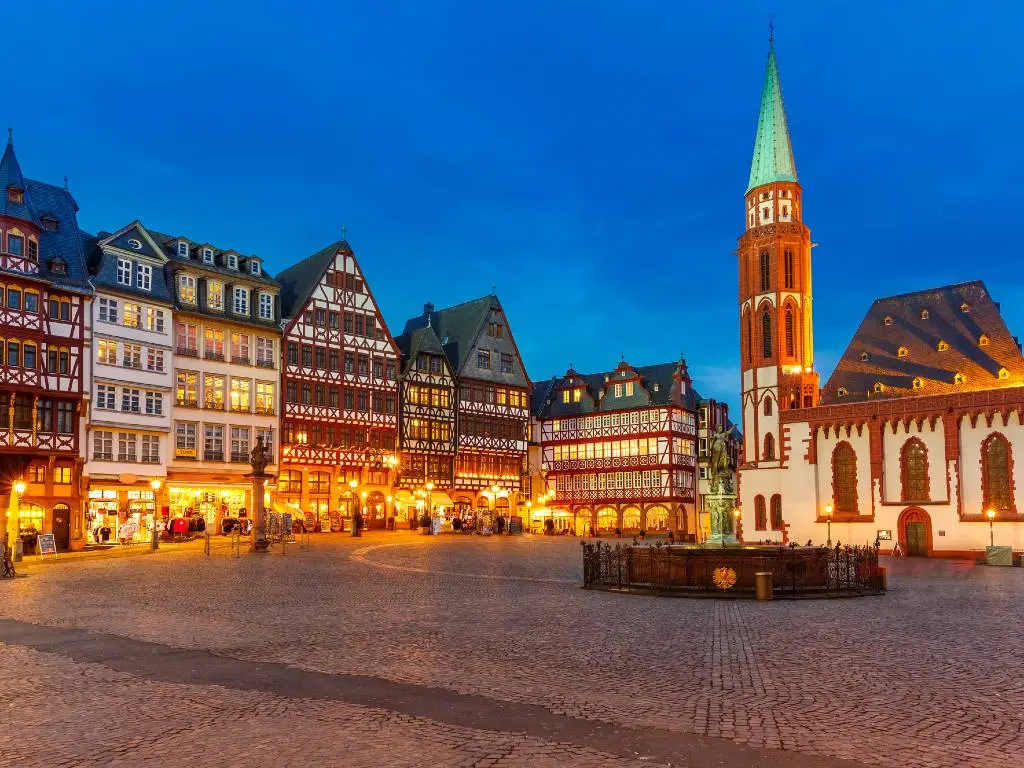 Layover in Frankfurt Guide: Quick City Tours and Tips