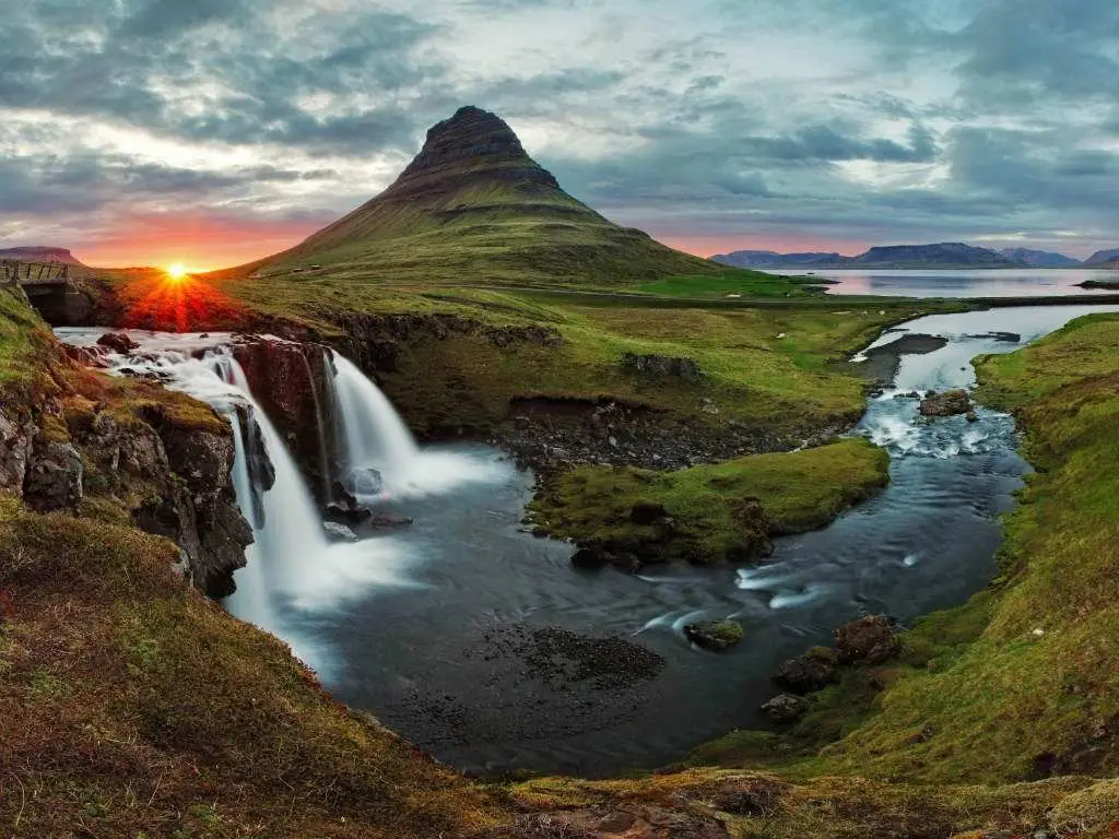 19 of the Best Places to Travel on Cheap Flights in 2019