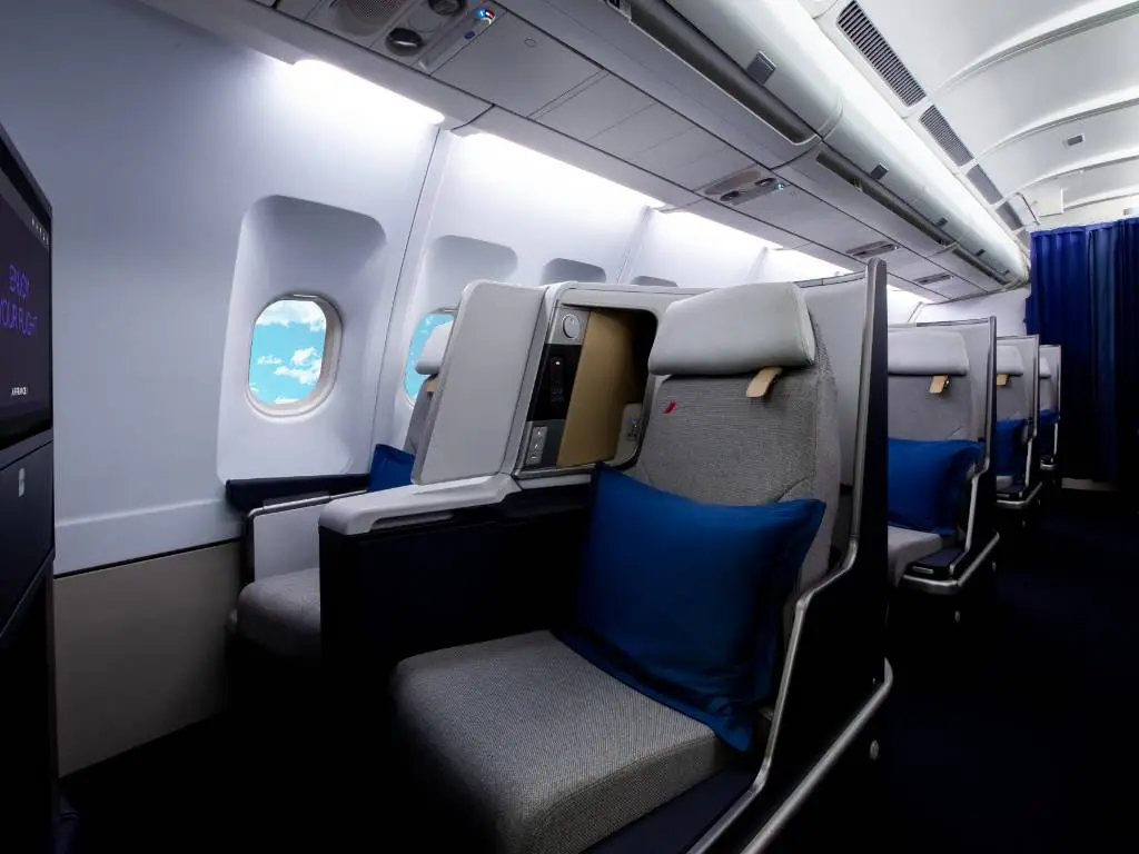 business class seats on Air France.