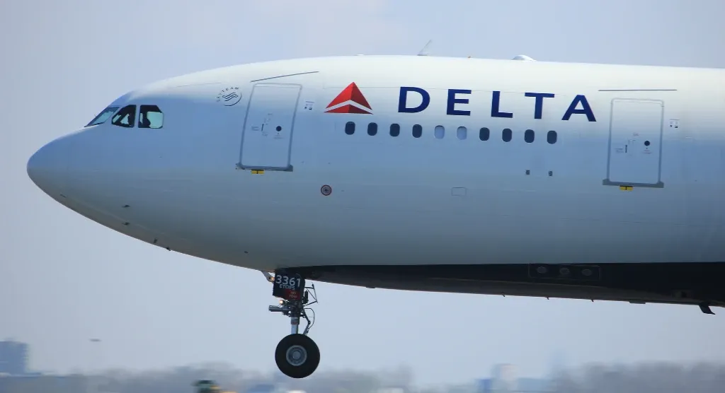 delta close up of plane