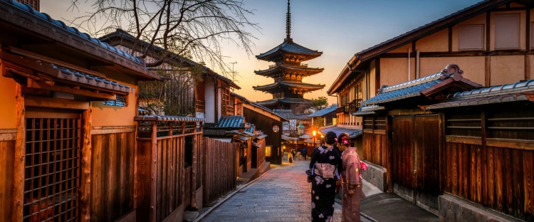 Kyoto: The Japanese Metropolis That's Home to 2,000+ Temples and Shrines